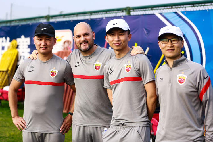 开云电竞 -上海海港主场险胜中央海岸水手